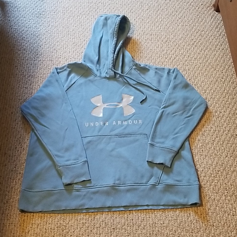 Women's Under Armour sweatshirt
